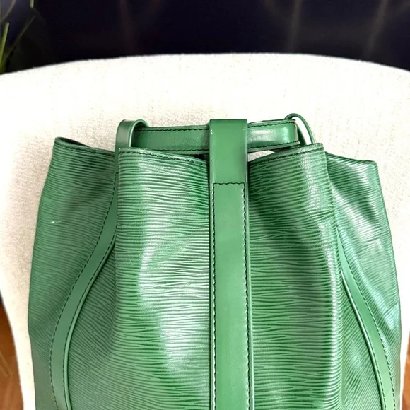 Authentic Louis Vuitton Randonnée GM backpack/ shoulder bag green Epi leather